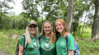 wi women hike.jfif