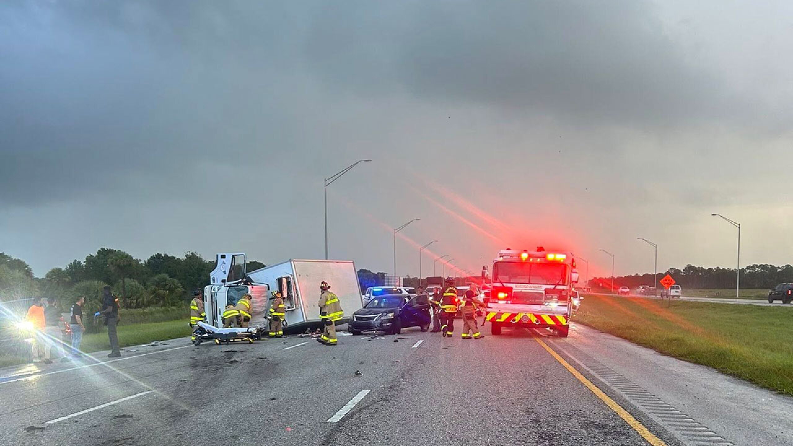 3 injured after 'reckless' box truck hydroplanes across I-95