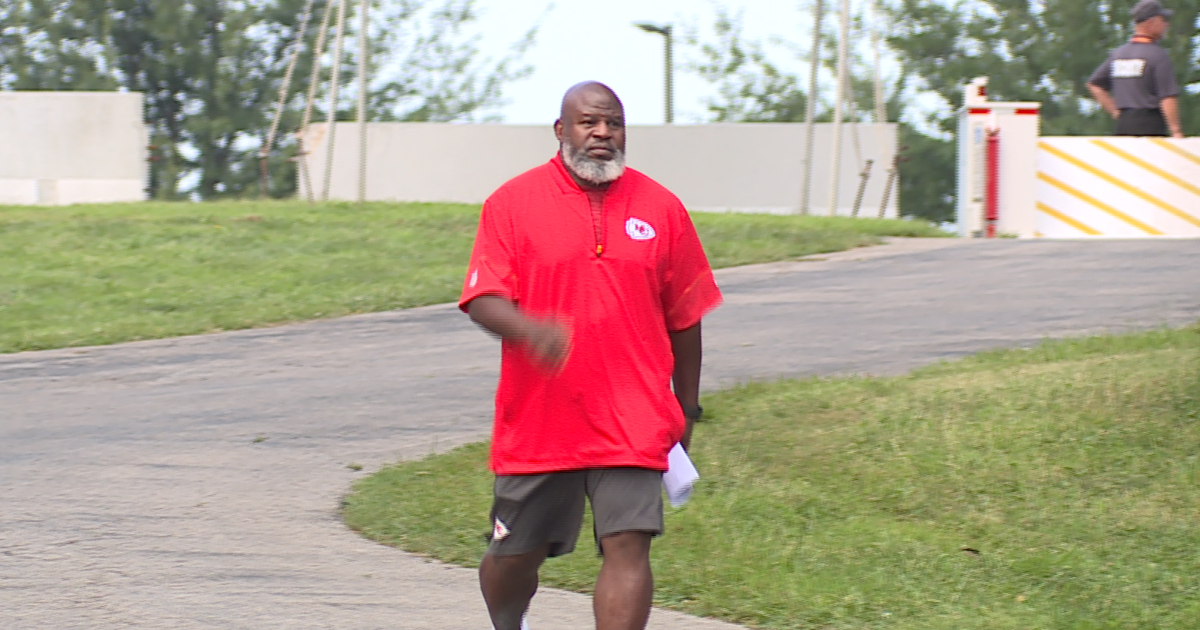 Chiefs' Bieniemy checks in at camp after wife's shooting; OC's return unclear