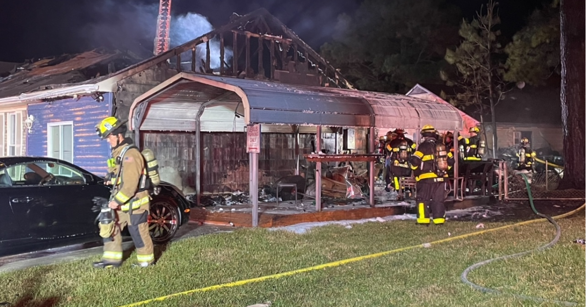 3 people displaced after fire breaks out in Chesapeake residence