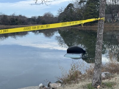 Larchmont car in the water 121825