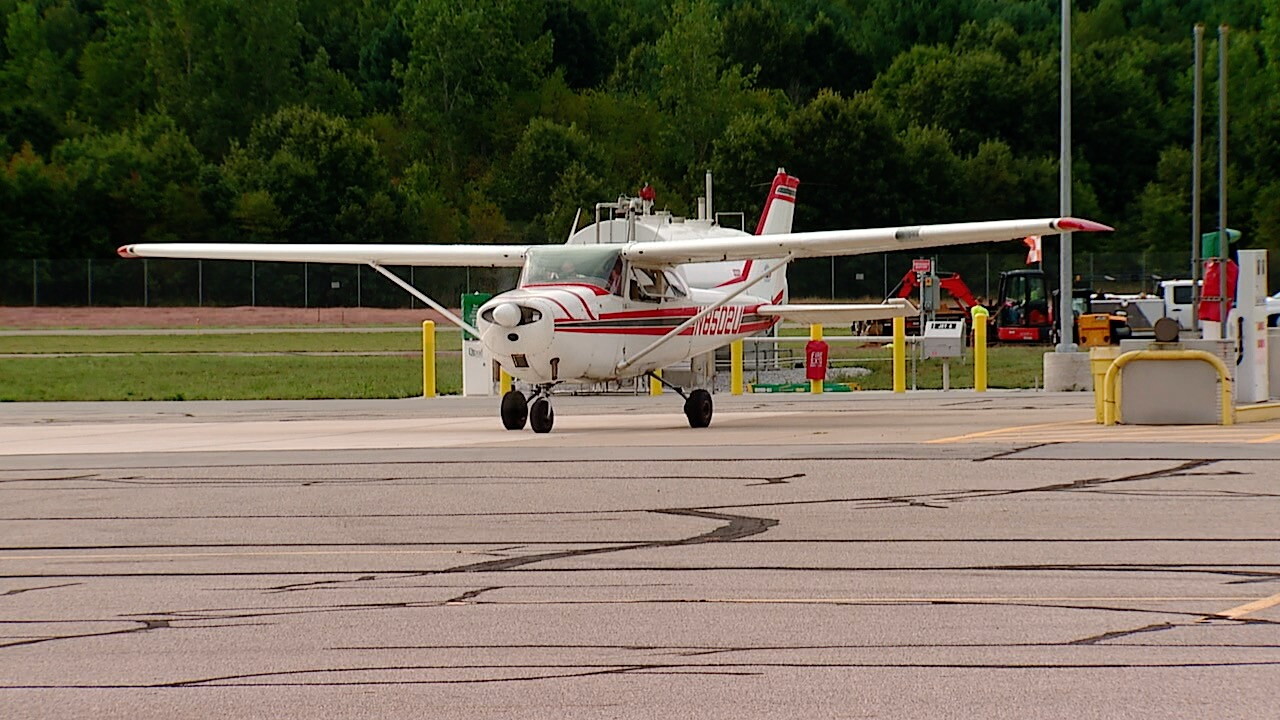 plane moving.jpg