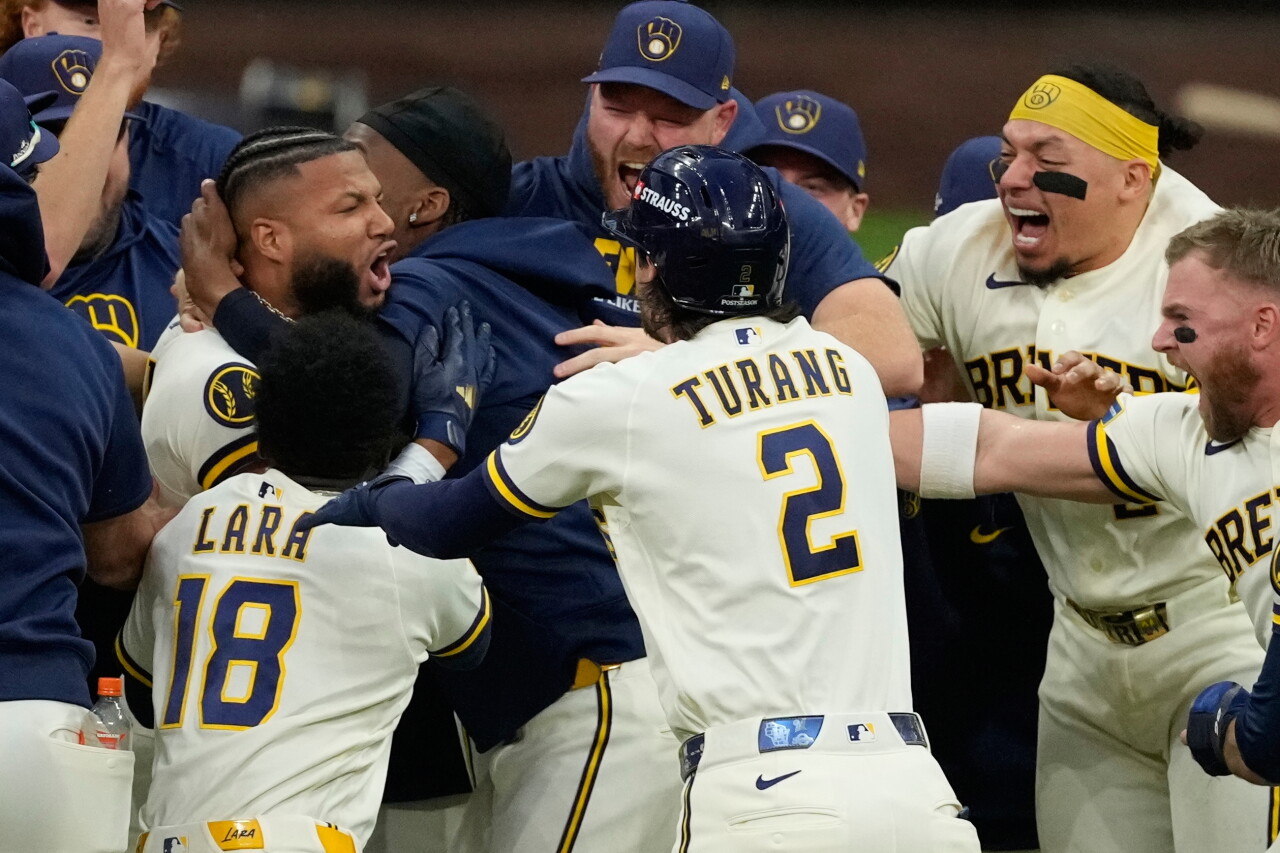 APTOPIX Padres Brewers Baseball