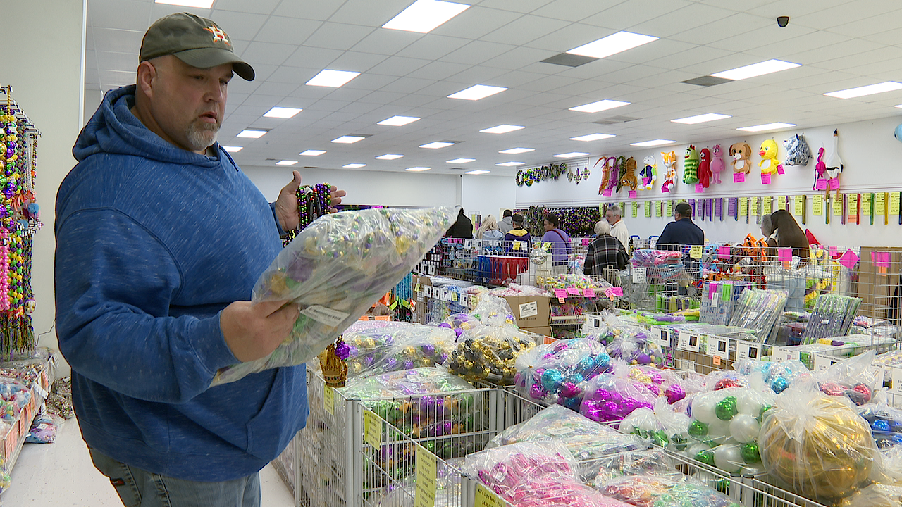 Despite cold weather, Mardi Gras spirit fills Beads for Less in Lafayette