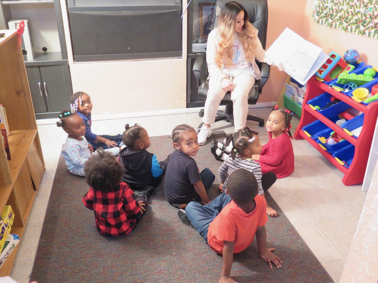 storytime_at_Taras_Tiny_Tots.jpg