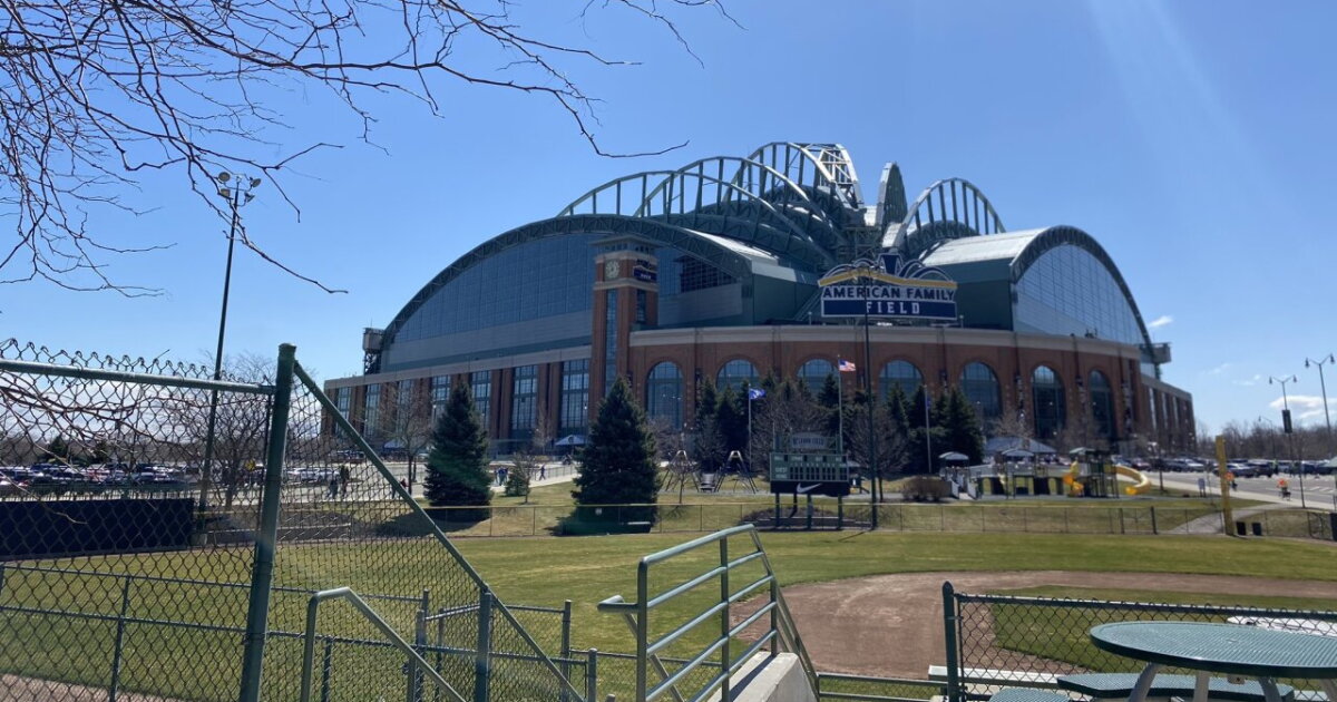 Milwaukee Brewers to Host World Series Watch Parties at American Family Field for Games 3 and 4