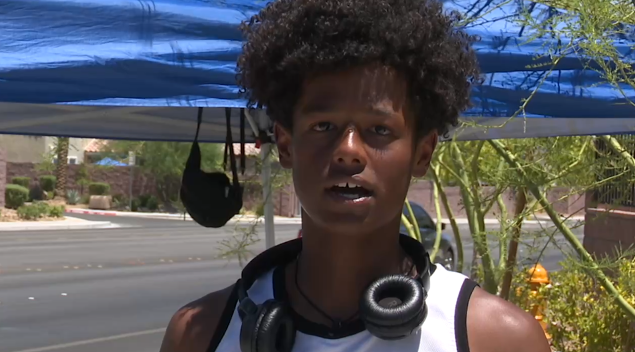 Northwest Las Vegas teen's lemonade stand gets big boost from neighbors, online community