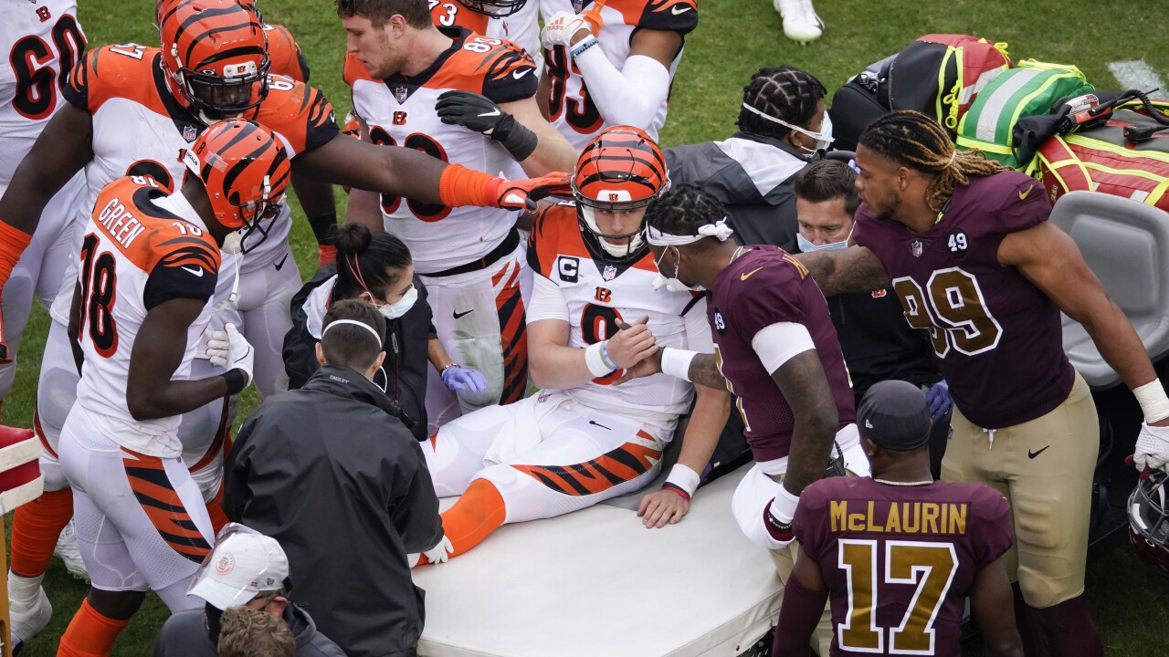 See Ya Next Year Burrow Tweets After Game Ending Knee Injury