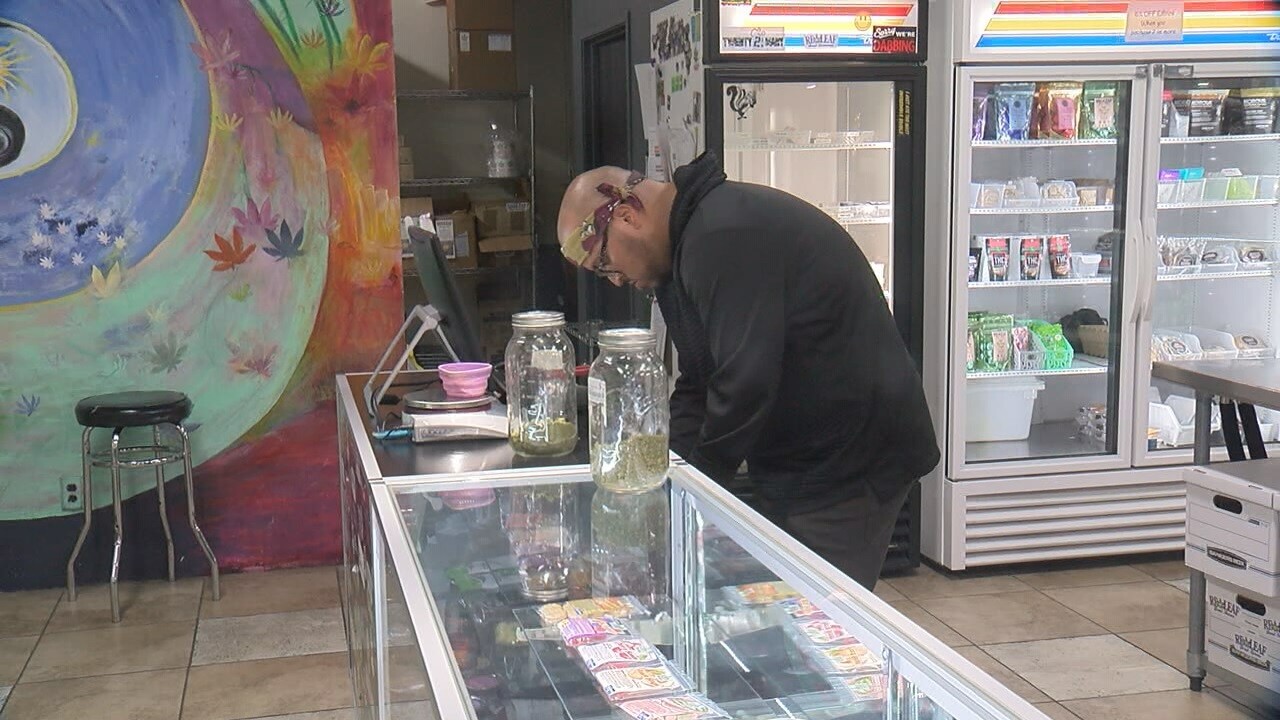 2019-02 MMJ-worker.jpg