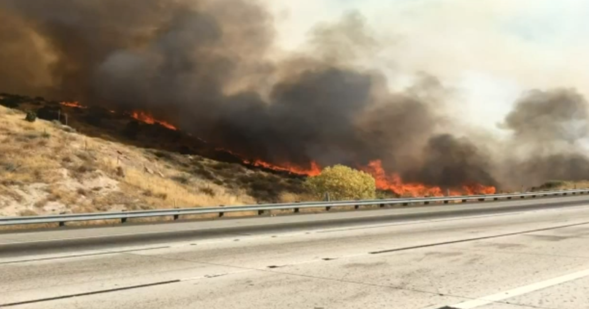Soledad Fire in Santa Clarita burns 800 acres, shuts down ...