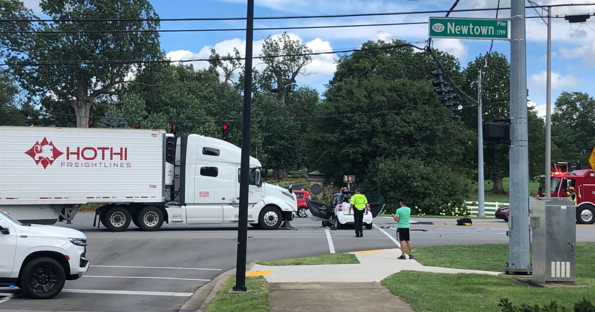 Serious crash shuts down inbound Newtown Pike - Vimarsana News