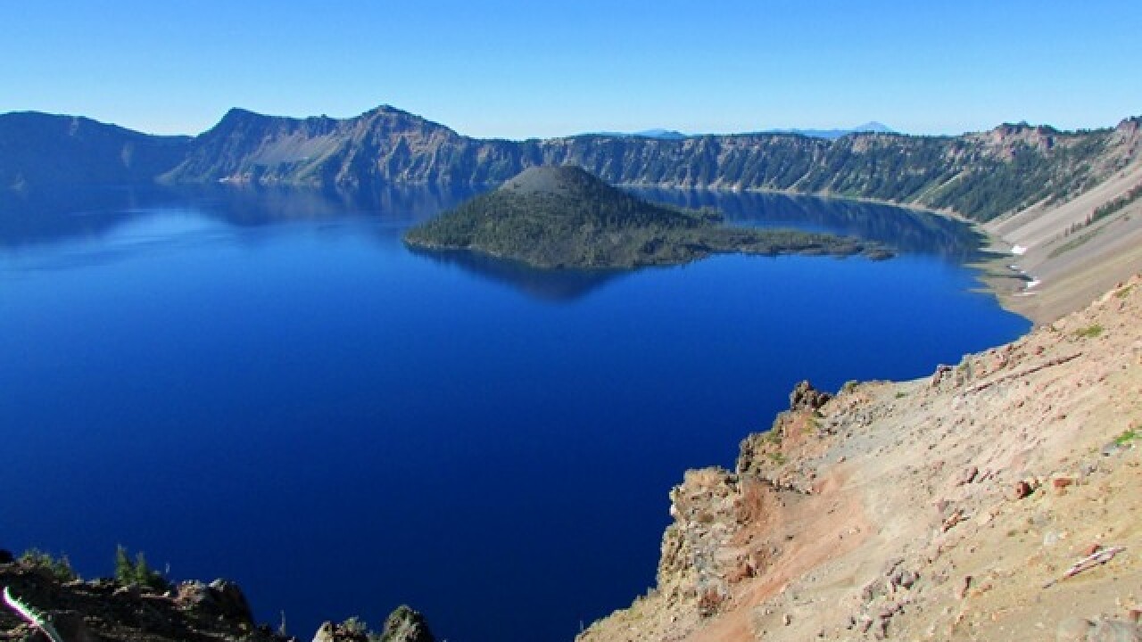 20-year-old Florida man dies after fall into Crater Lake caldera in Oregon