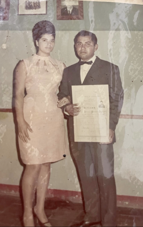 Hispanics more likely to develop Alzheimer's: Appleton woman shares what it is like for her mom