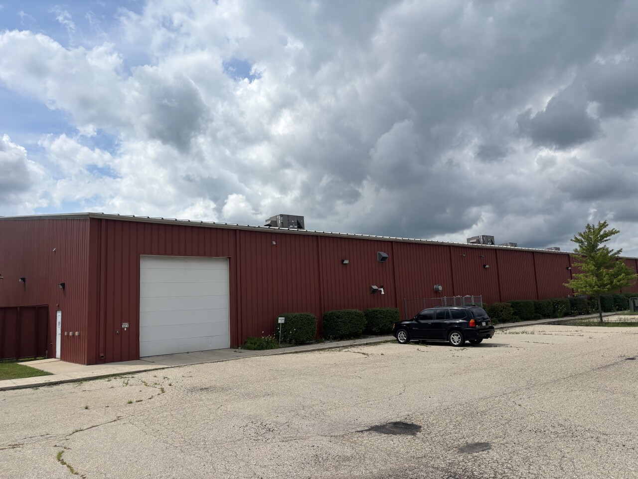 Warehouse near West Bend could become gaming and event center in Town of Barton