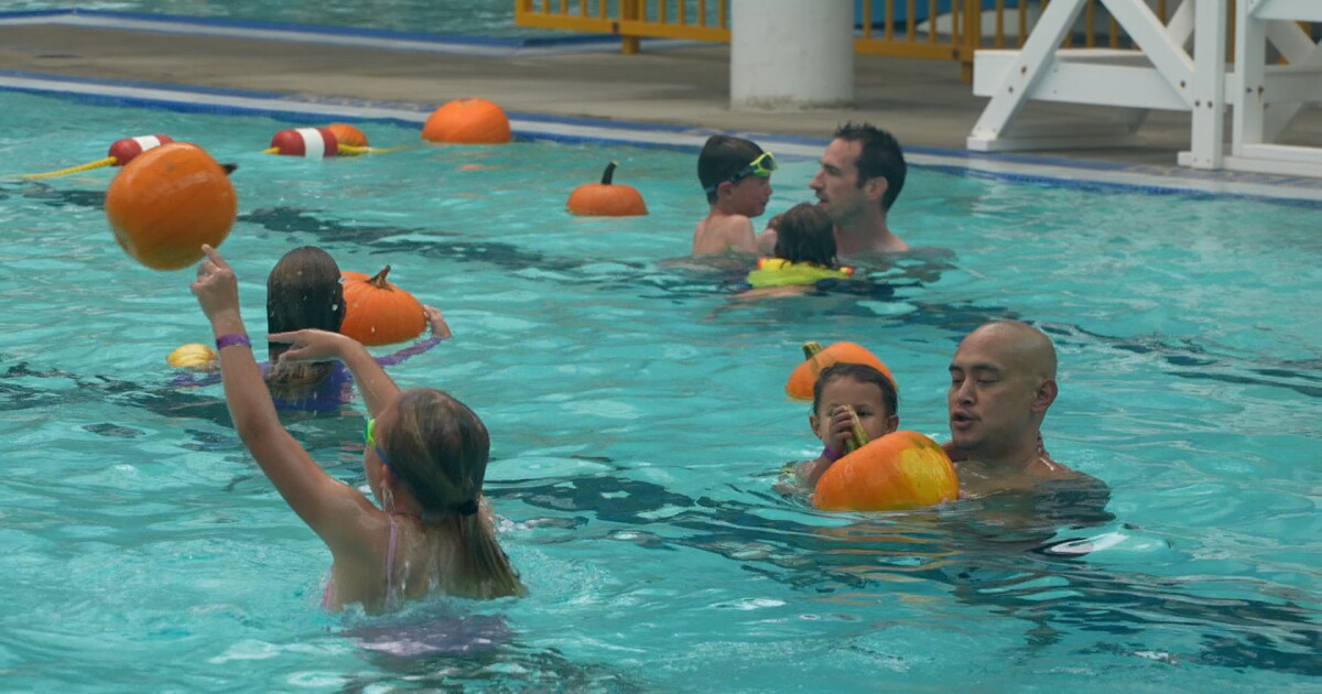 Lompoc community members swam for their dream pumpkin - Vimarsana News