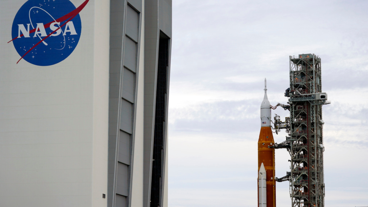 The NASA moon rocket rolls back to the Vehicle Assembly Building at the Kennedy Space Center