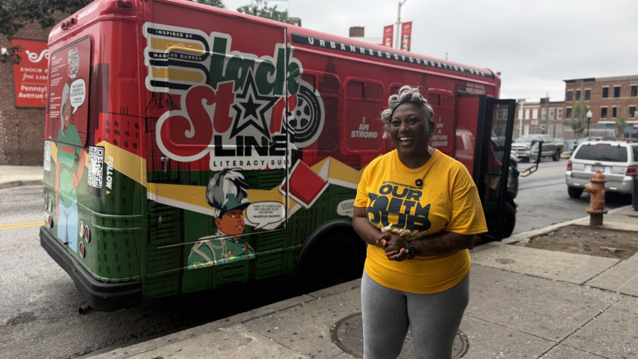 BLACK STAR LINE BUS WITH TIA.jpg