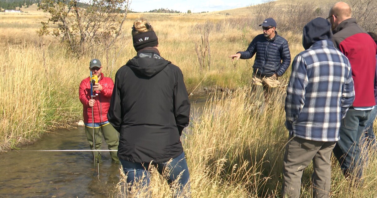 Landowners learn about water measurement in Helena class - KXLH Helena News