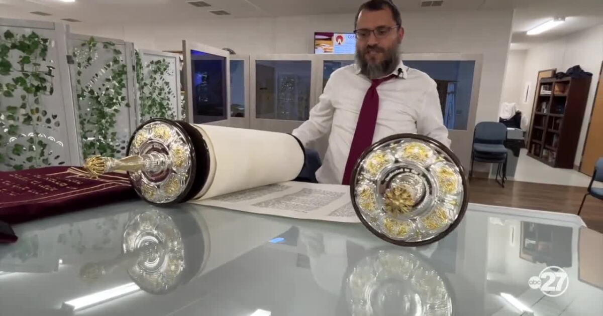 Chabad of Tallahassee receives new Torah - Vimarsana News