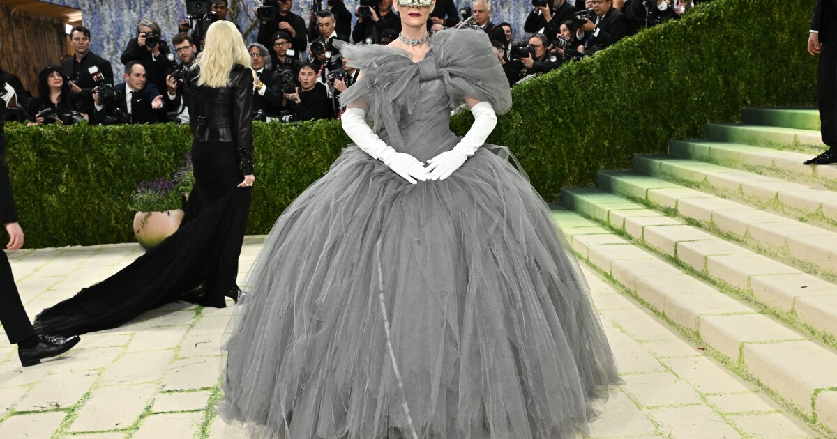 Met Gala guests arrive on carpet in dramatic works of art