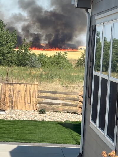 Commerce City grass fire.jpg