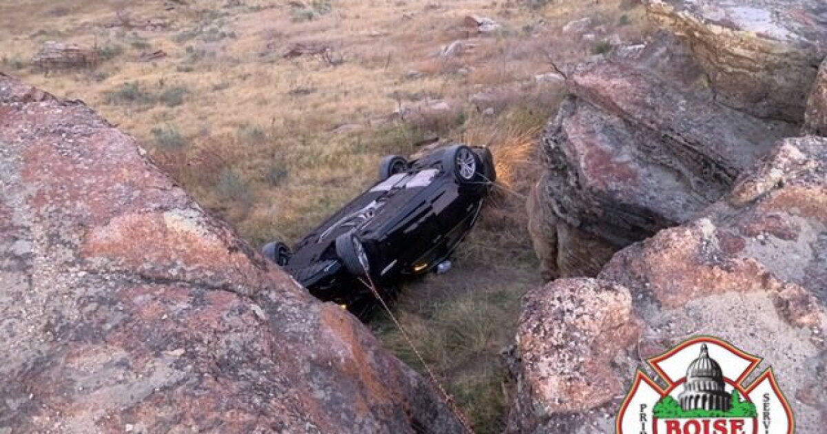 5 people okay after car goes off cliff