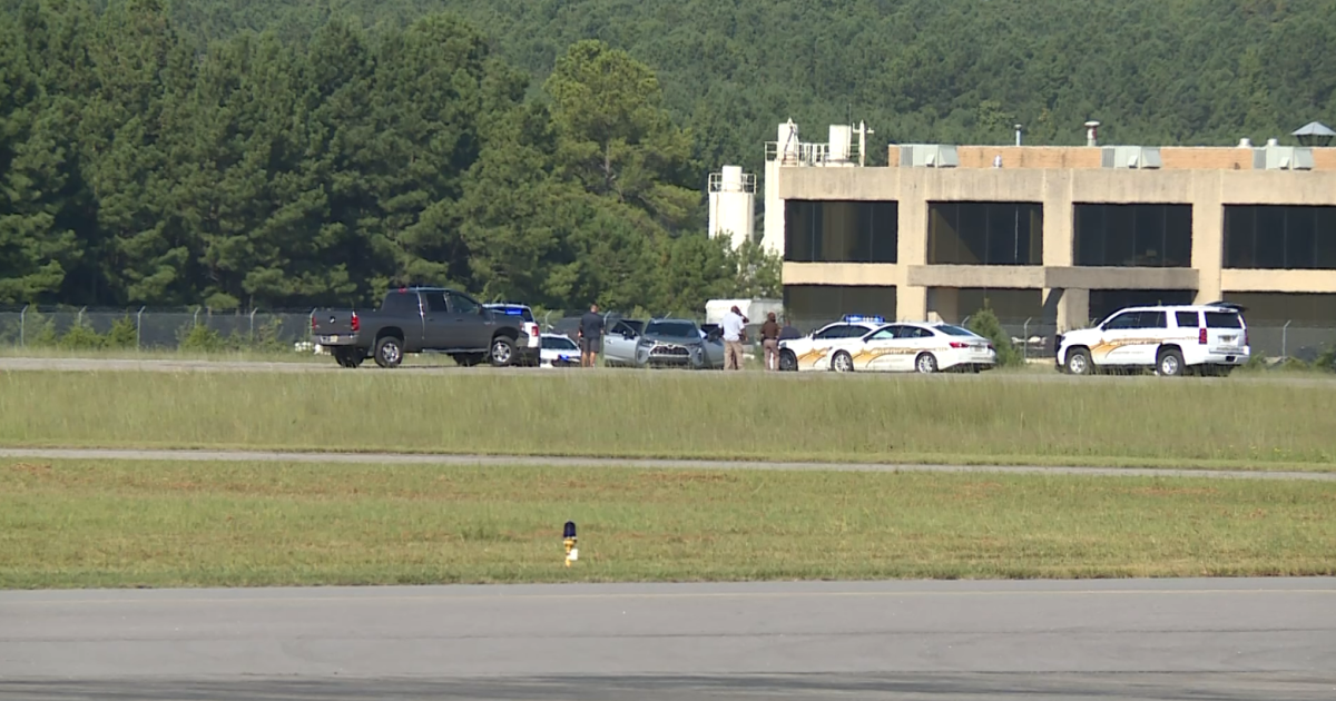 Airport temporarily closes after police pursuit ends on runway