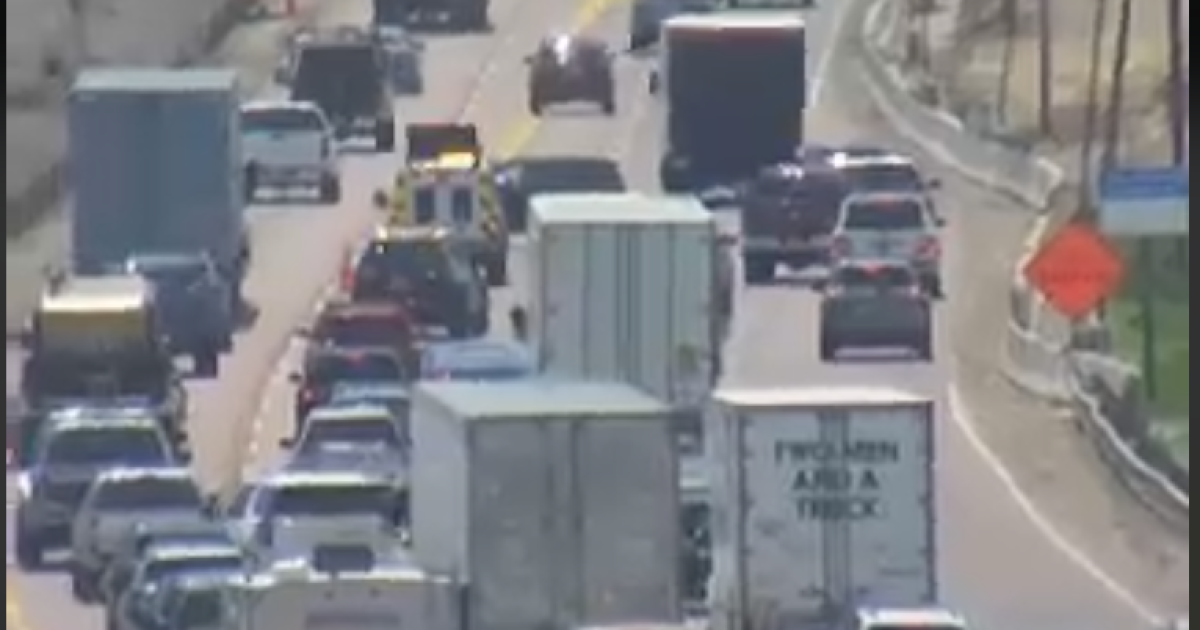 Delays along I-25 as vehicle blocks center lane near Garden of the Gods ...