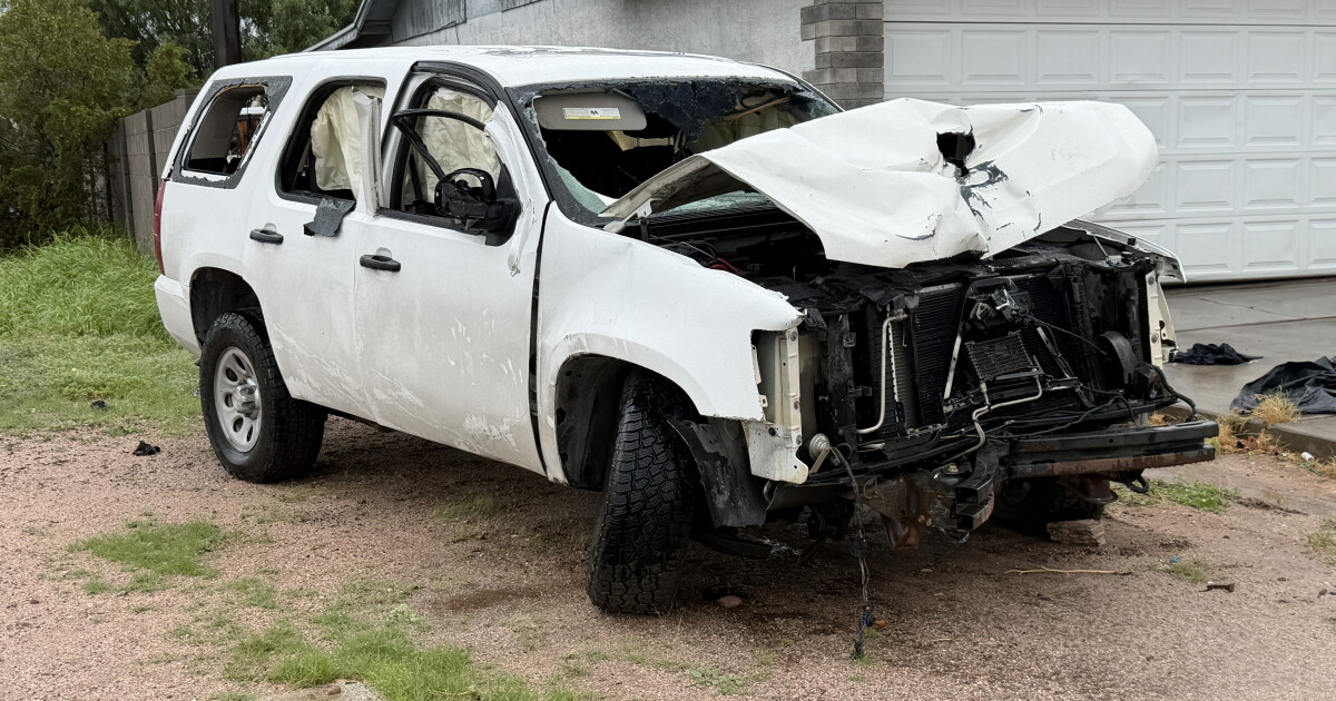 East Mesa neighbors call for a new traffic light after woman dies in canal crash