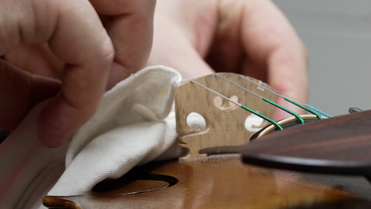 CLEANING VIOLIN.jpg