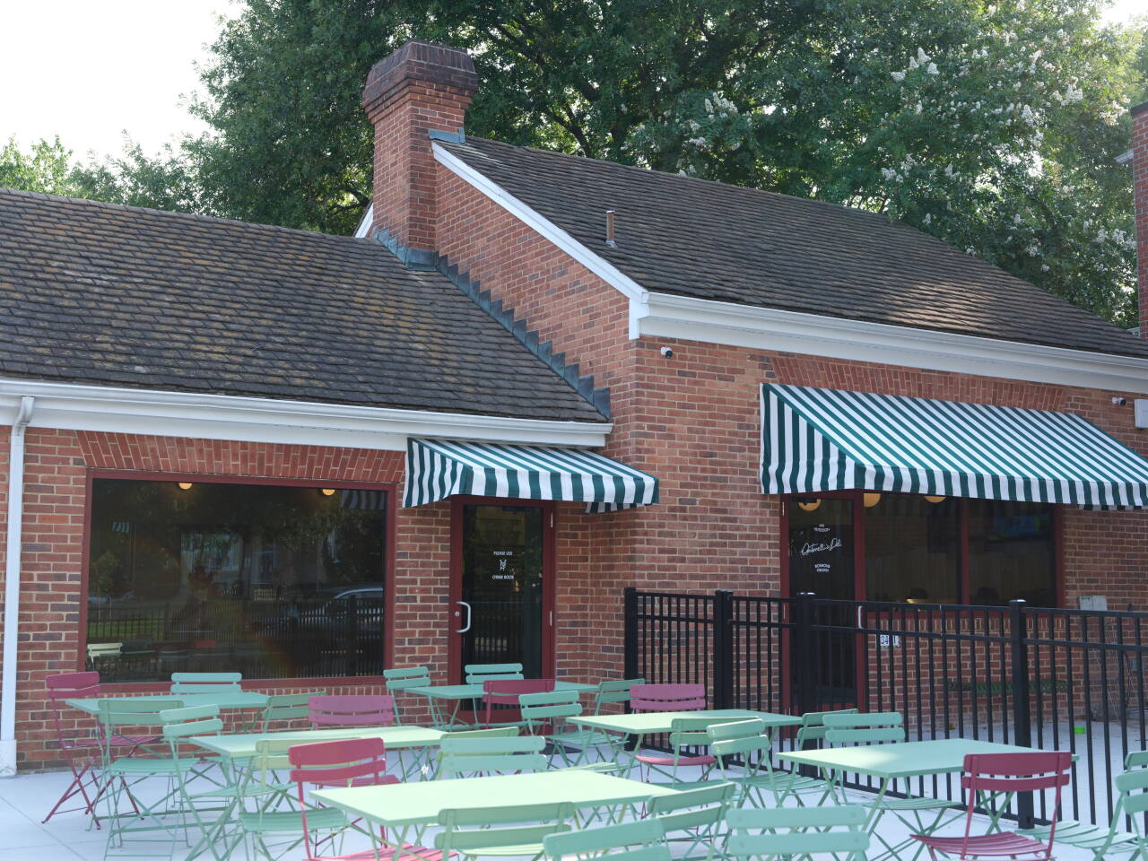 Antonelli's Deli outside.jpg
