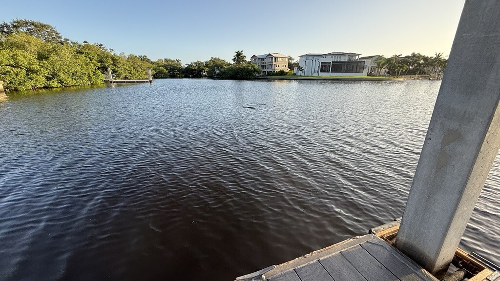 Submerged Lexus reported in St. Petersburg: Police