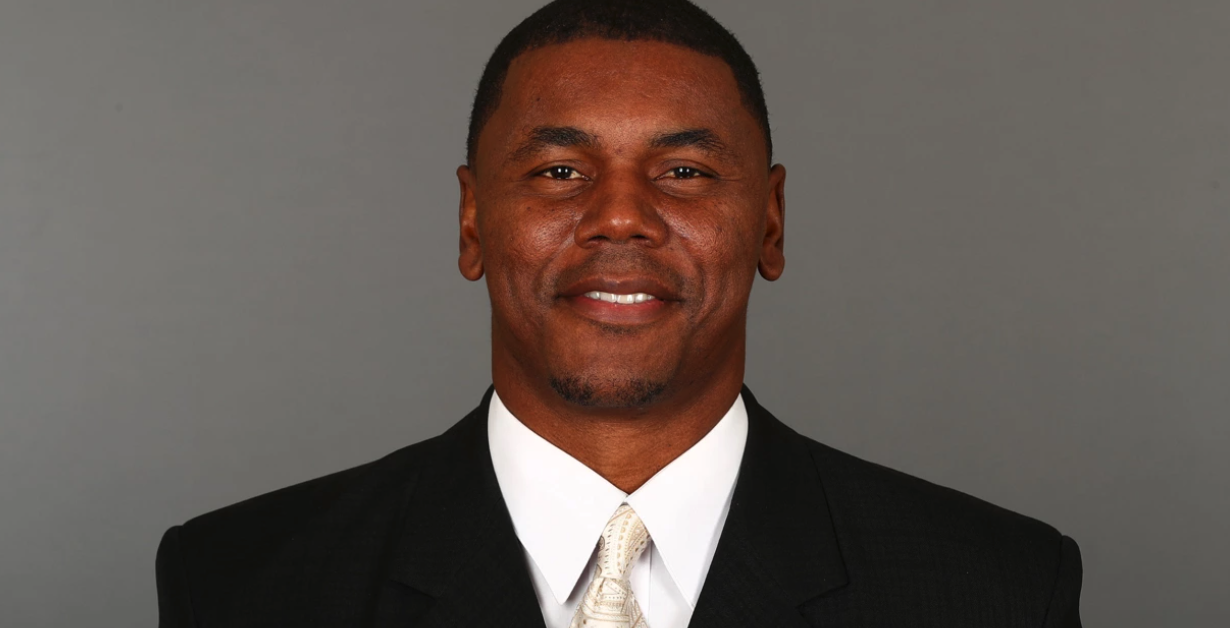 Deland McCullough