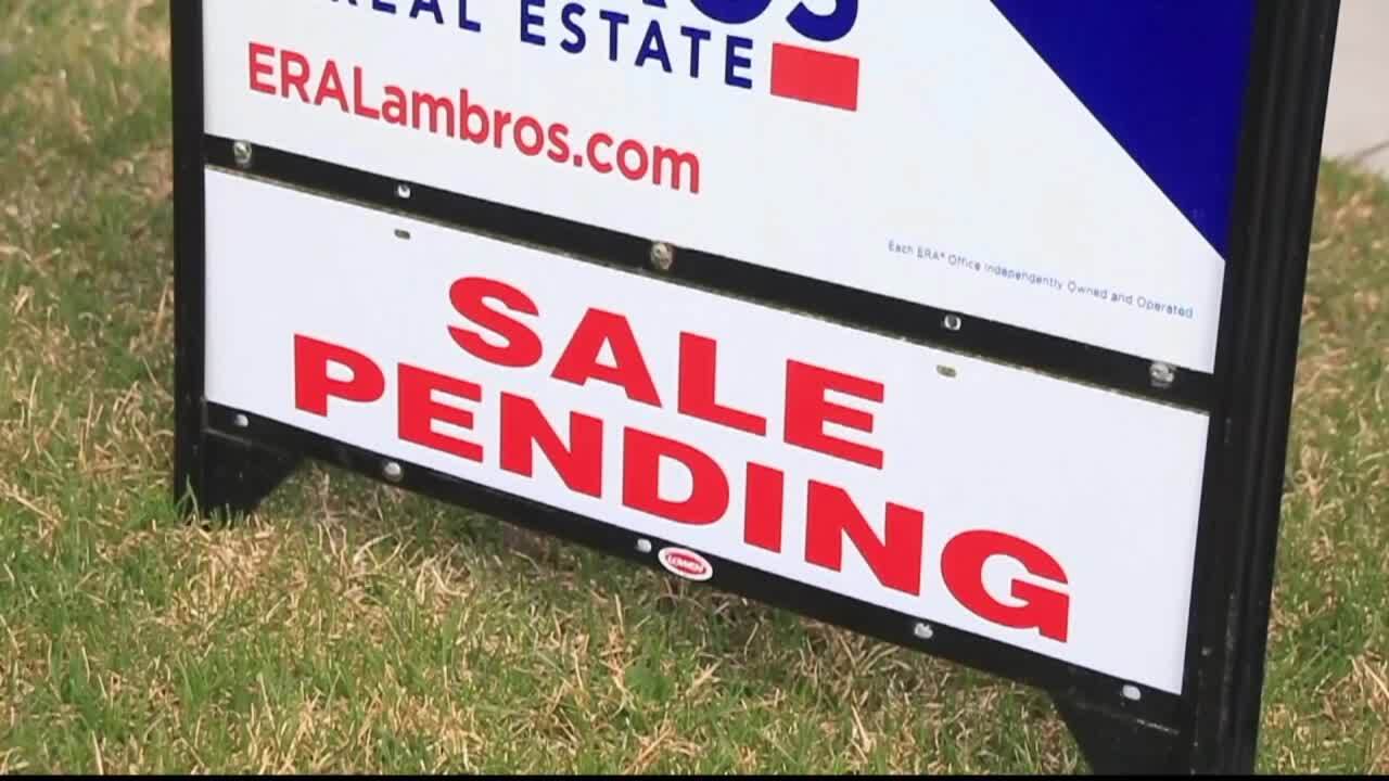 home sale pending sign