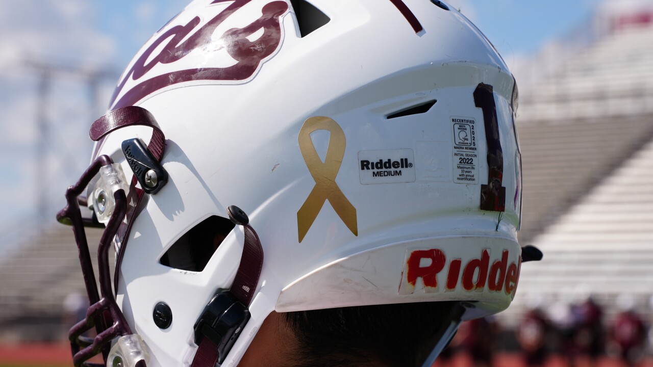 Calallen's Ian Perez wears childhood cancer ribbon sticker