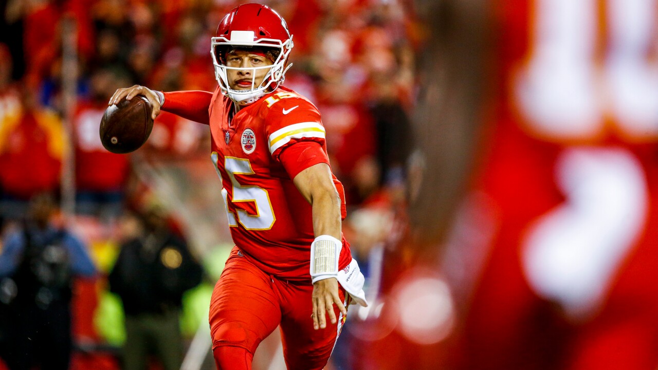 Chiefs to wear all-red uniforms for prime-time game against Colts