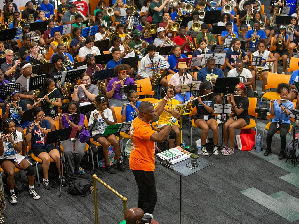 FAMU BAND DONATION PIC 2.jpg