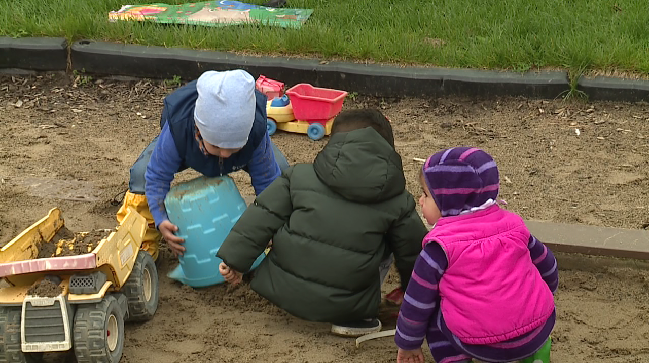 Kids playing in sandbox at Beverly Hills Park