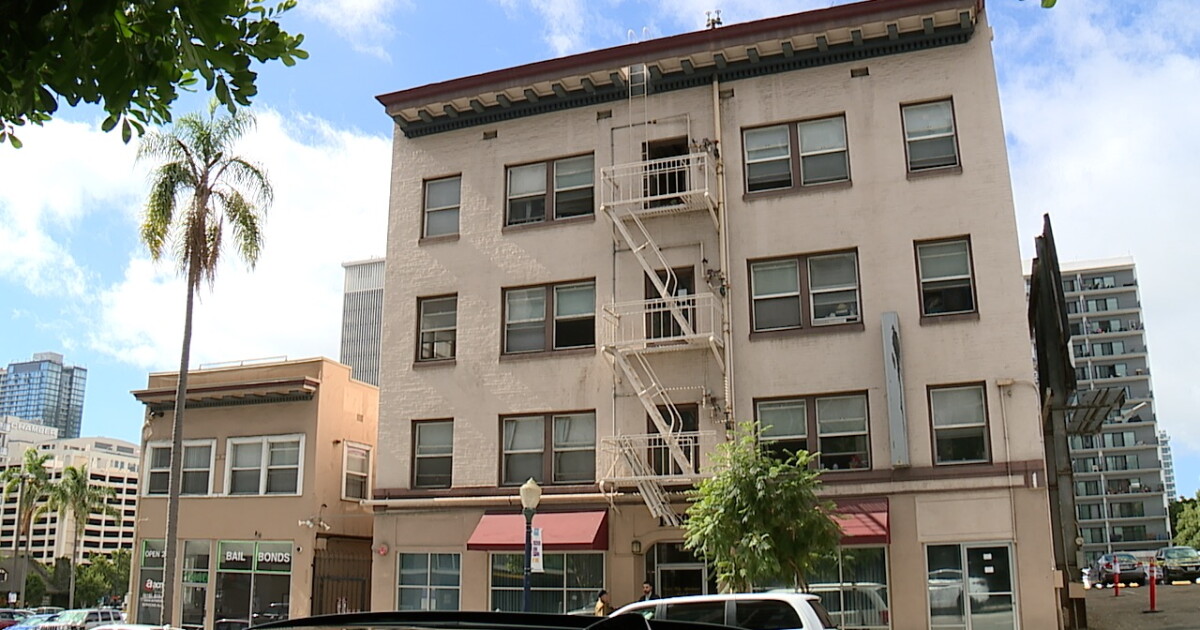 Residents of city-owned apartment building endure months without elevator - Vimarsana News