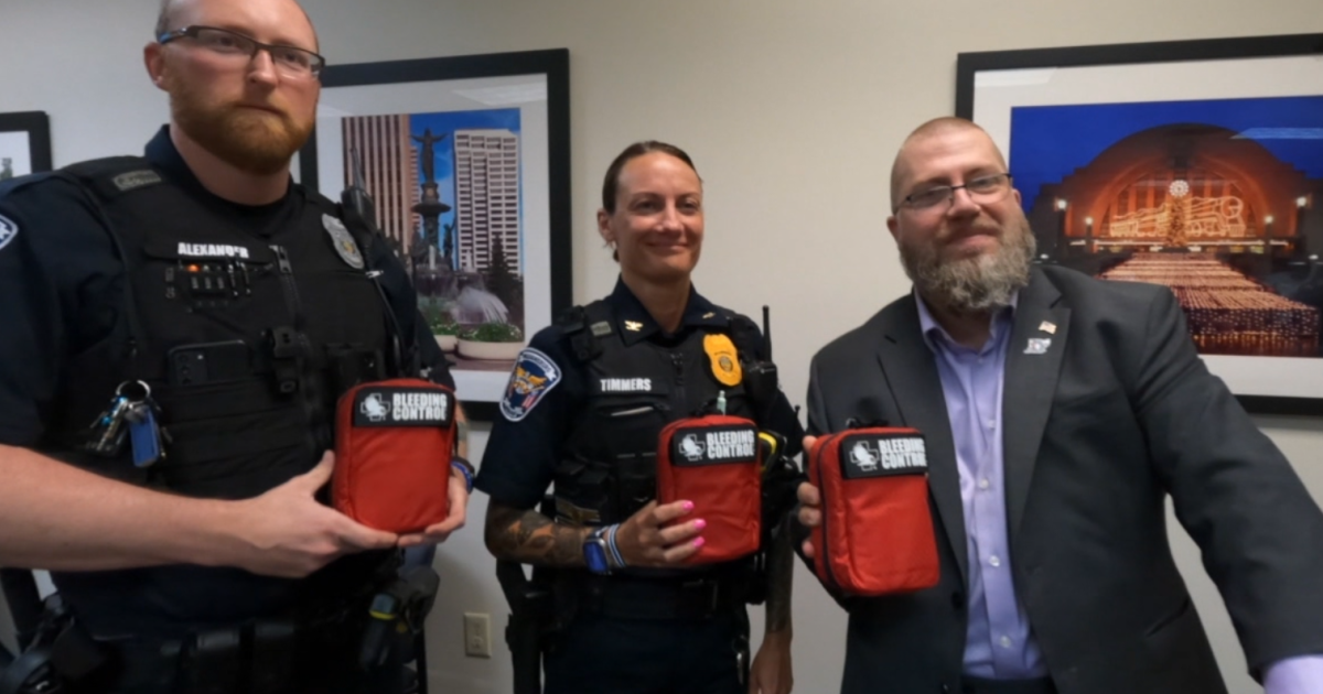 Former combat medic buys local first responders equipment to support mission - Vimarsana News
