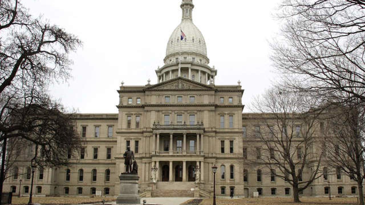 After White House meeting, Brinks says Michigan Legislature will take on abortion TRAP laws ⋆ Michigan Advance