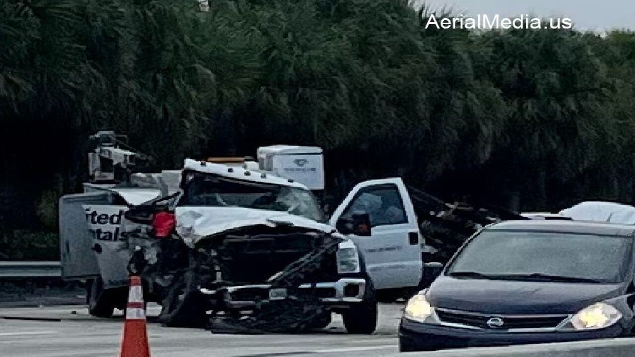 A fatal crash closes all northbound lanes of Florida's Turnpike at Glades Road in west Boca Raton, Nov. 23, 2022 (4).jpg