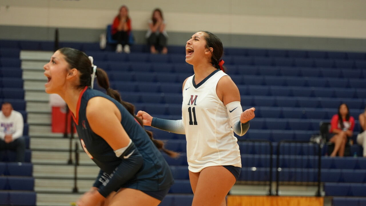 Veterans Memorial setter Sofia Barrera