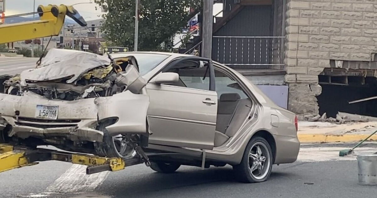 Driver injured after crashing car into an apartment building
