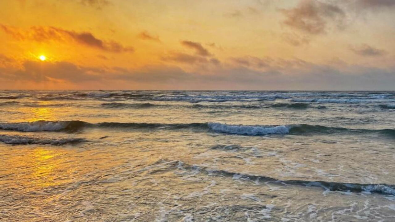 Beautiful sunshine at the beach on Padre Island - Photo By: FB Coastal Bend Weather Watcher Lu Ann Kingsbury