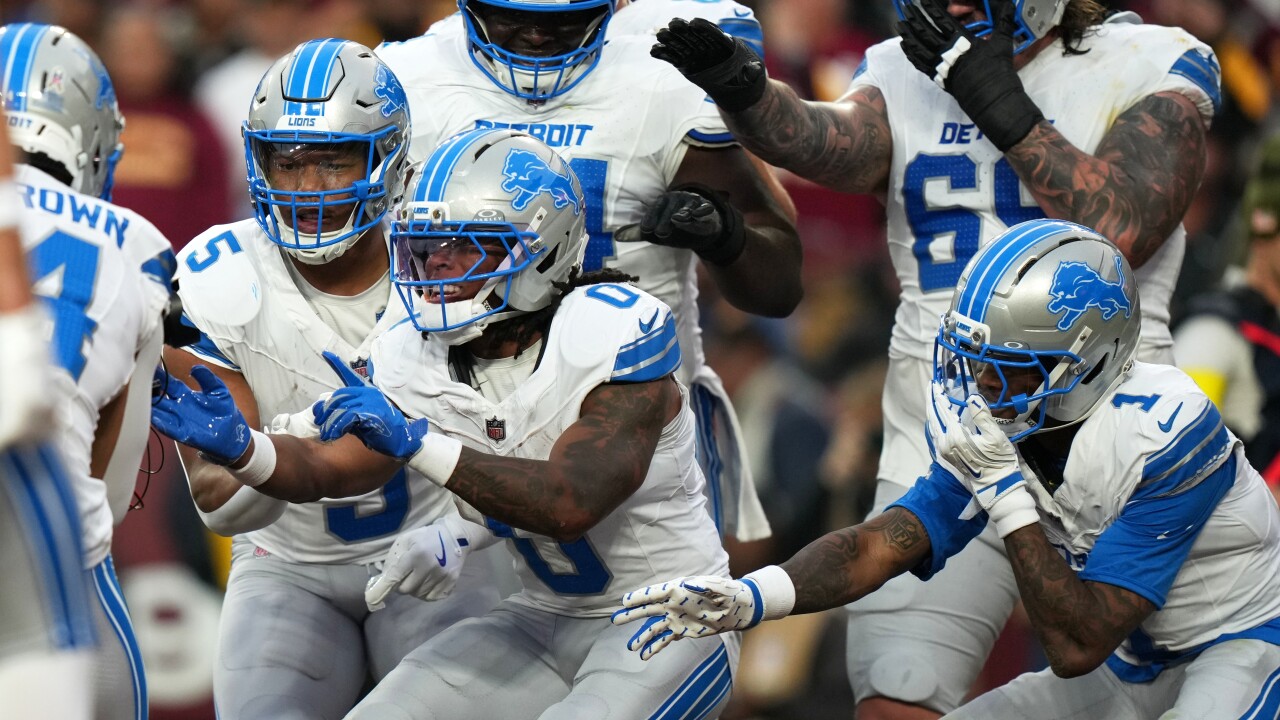 Lions Commanders Football