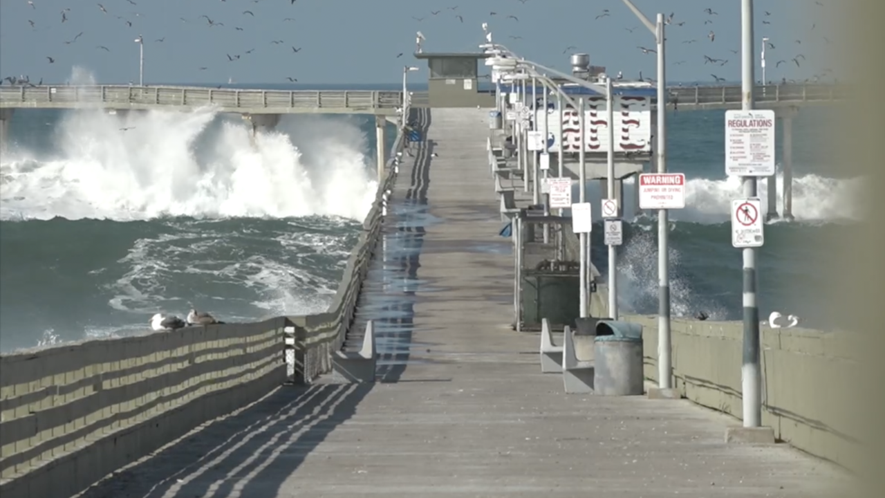 City Expects Ocean Beach Pier Damage After Large Waves city-expects-ocean-beach-pier-damage-after-large-waves
