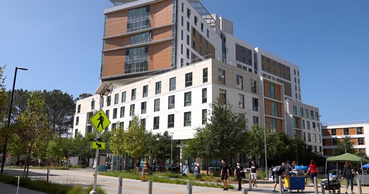 UC San Diego students move in amid housing crunch