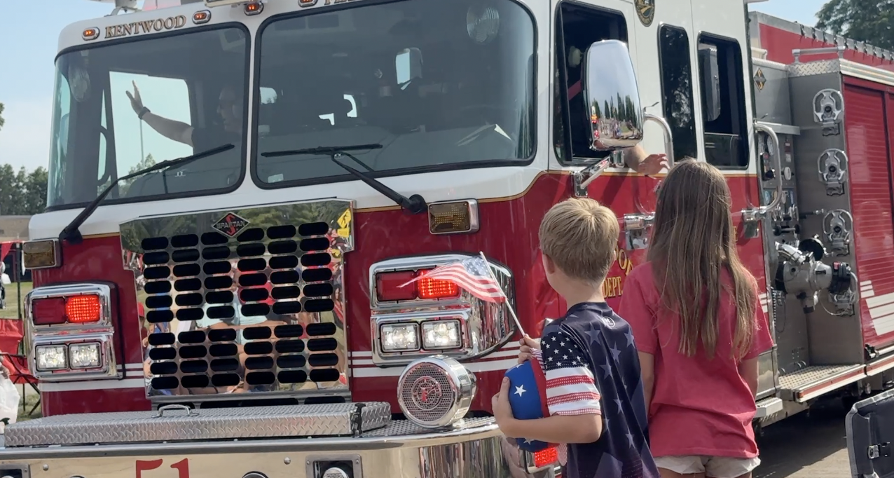 Kids enjoying the parade
