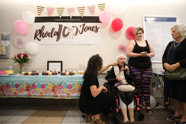 WWII Army Veteran Rhoda Jones, flanked by her granddaughters, celebrated her 100th
birthday at the North Las Vegas Medical Center. 